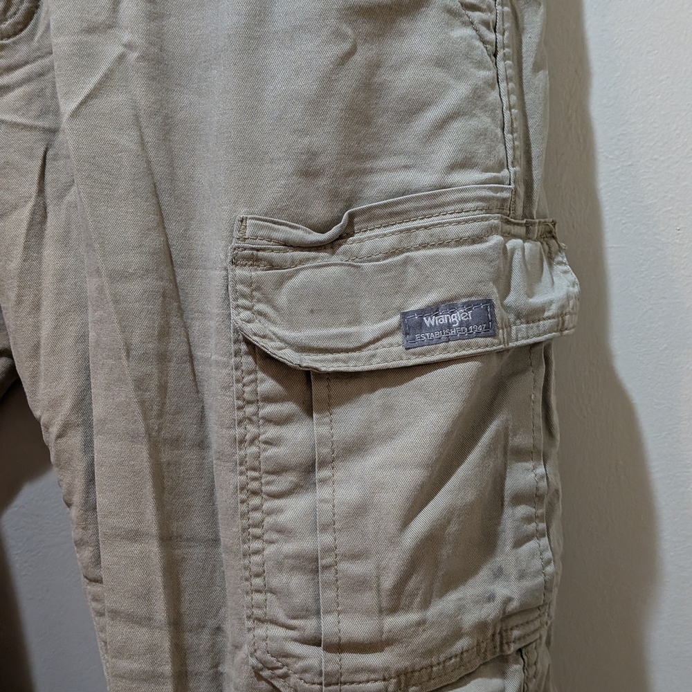Wrangler Men's Cargo Pants in Tan - Picture 4 of 12